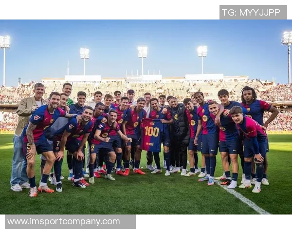 客场战胜巴萨罗腾盛赞恩里克碾压欧洲教练群雄